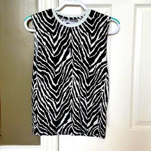Zyia safari tank size small